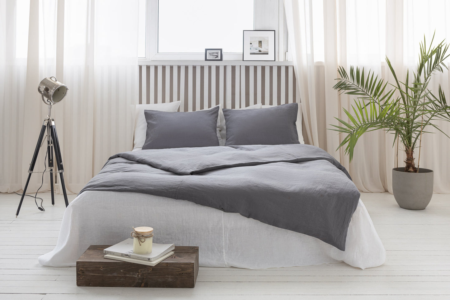 Grey linen duvet cover with zipper