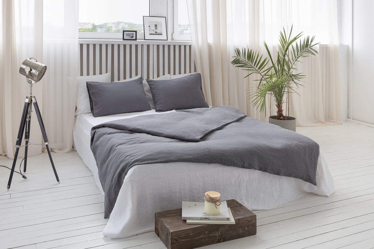 Grey linen duvet cover with zipper